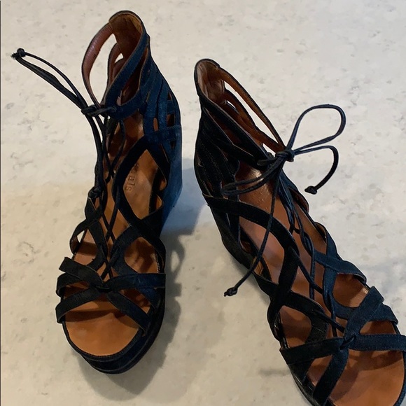 Black Gentle Souls Sandals, size 9. - Picture 3 of 4